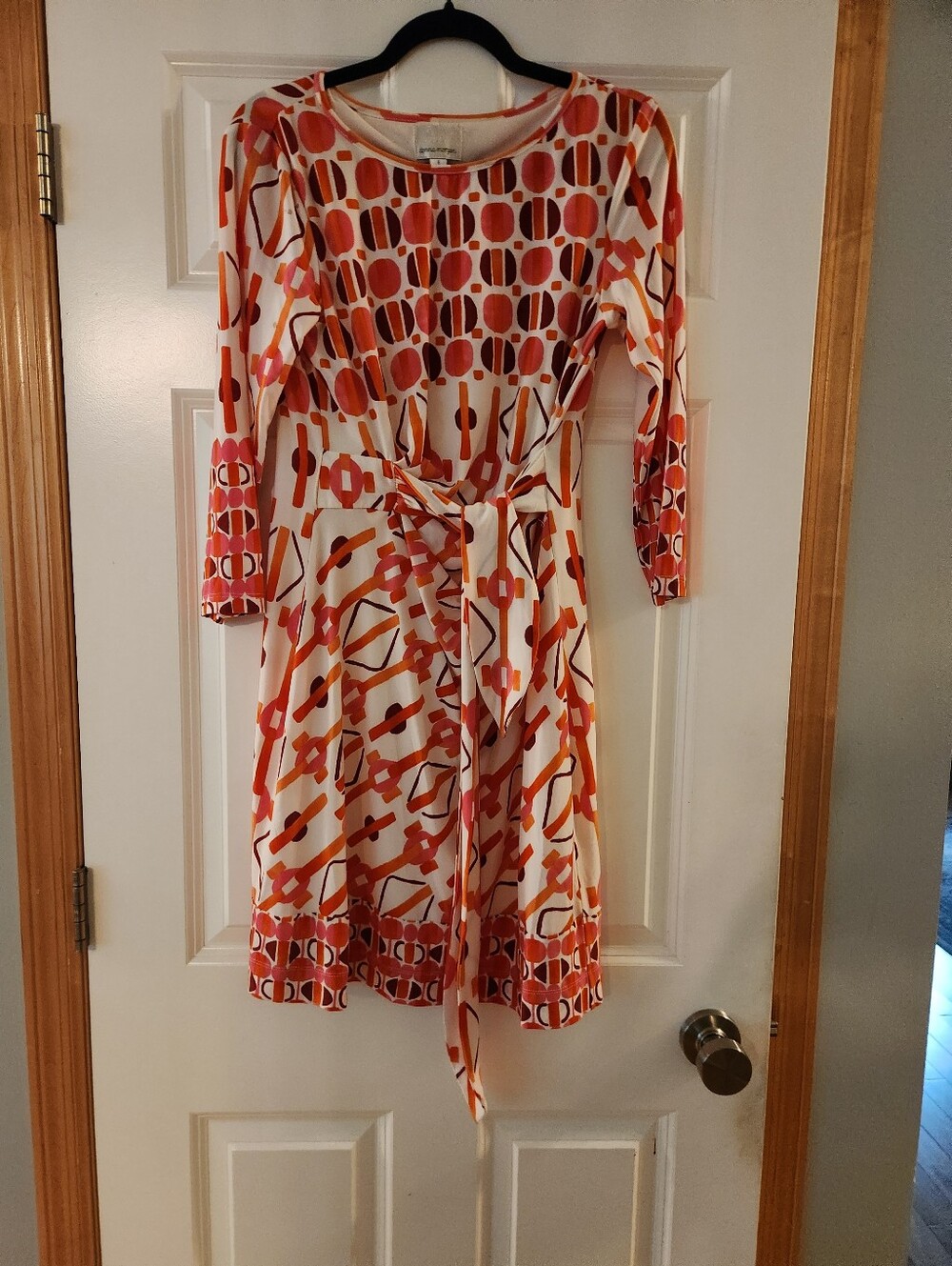 Donna Morgan Orange and White Geometric Tie-Waist Long Sleeve Dress